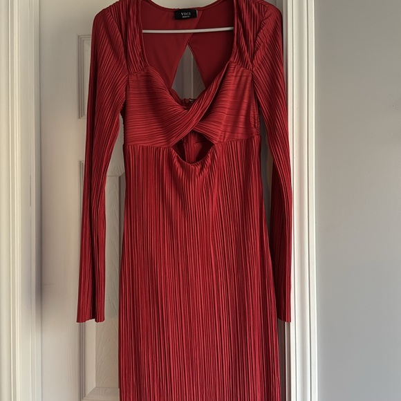 **NEVER WORN** Vici Collection Cut Out Maxi Dress - Picture 4 of 7